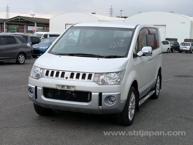 Mitsubishi Delica 2008 photo 2