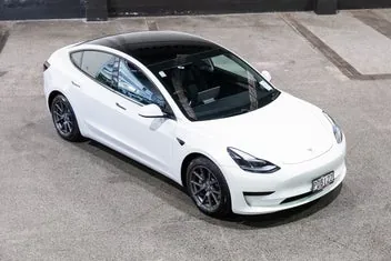 Tesla Model 3 2022 photo 3