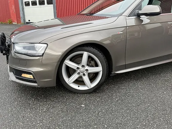 Audi A4 2015 photo 2