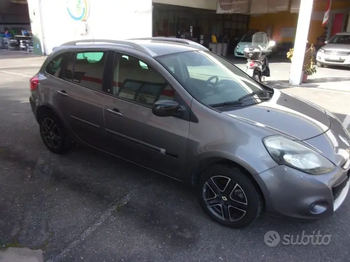 Renault Clio 2011 photo 4