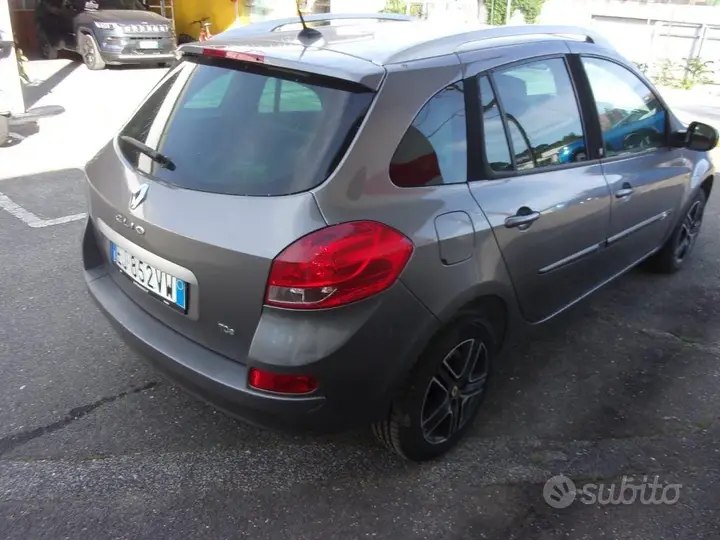 Renault Clio 2011 photo 3