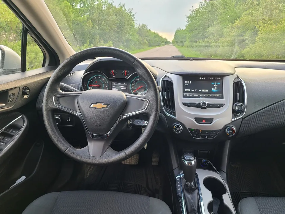 Chevrolet Cruze 2017 photo 2