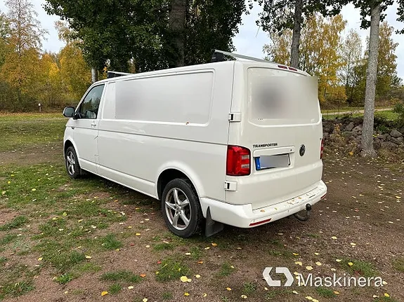 Volkswagen Transporter 2018 photo 2