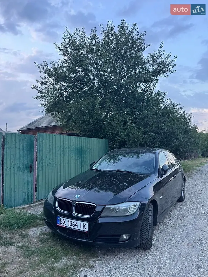 BMW 3 Series 2010 photo 4
