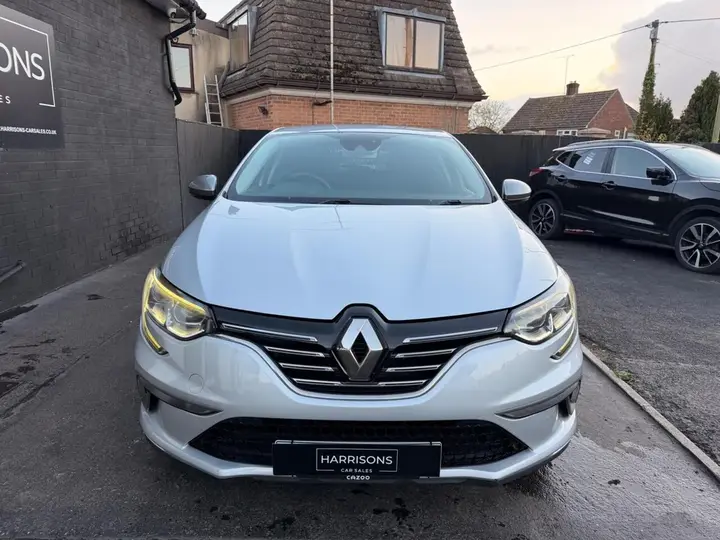 Renault Megane 2018 photo 2