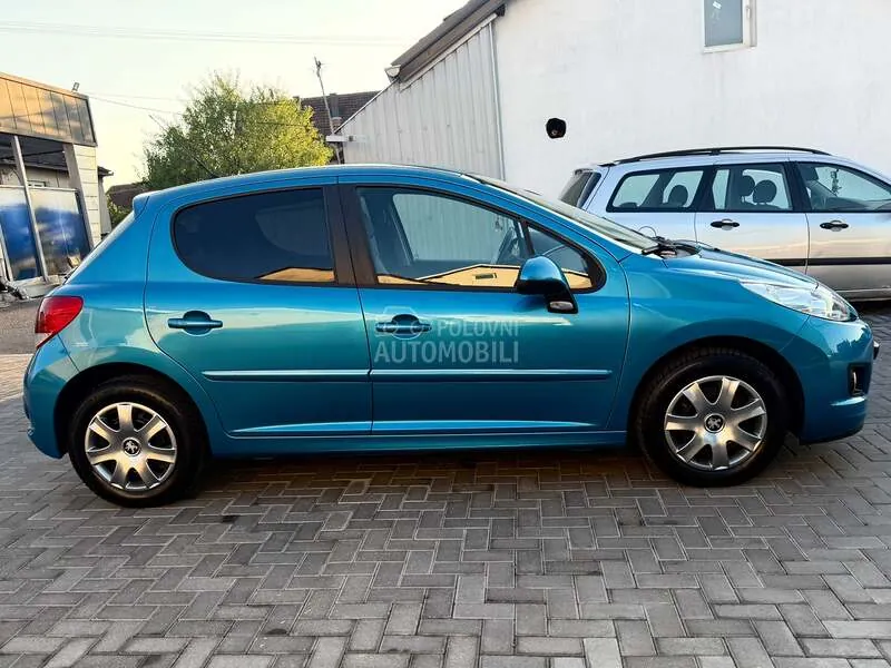 Peugeot 207 2011 photo 5