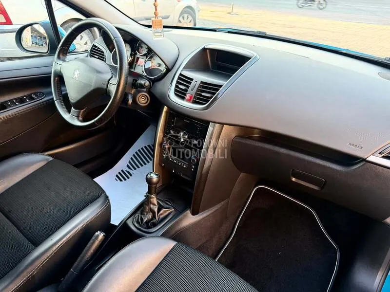 Peugeot 207 2011 photo 2
