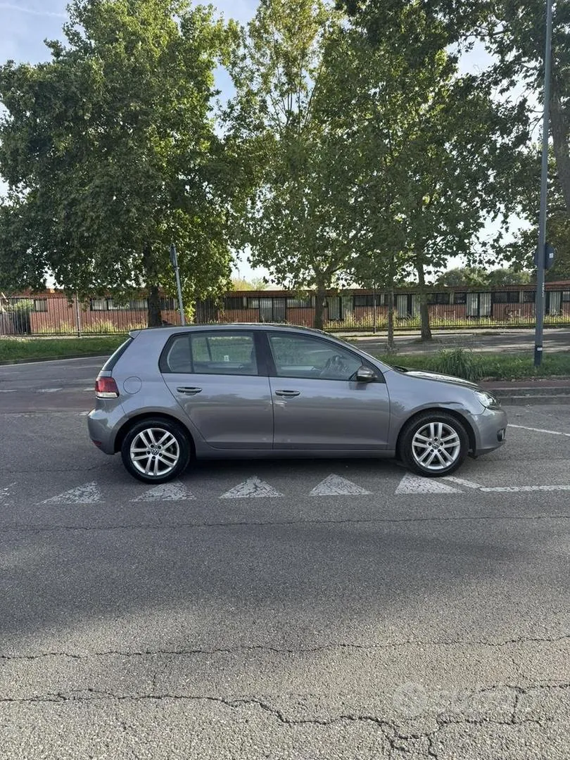 Volkswagen Golf 2010 photo 3