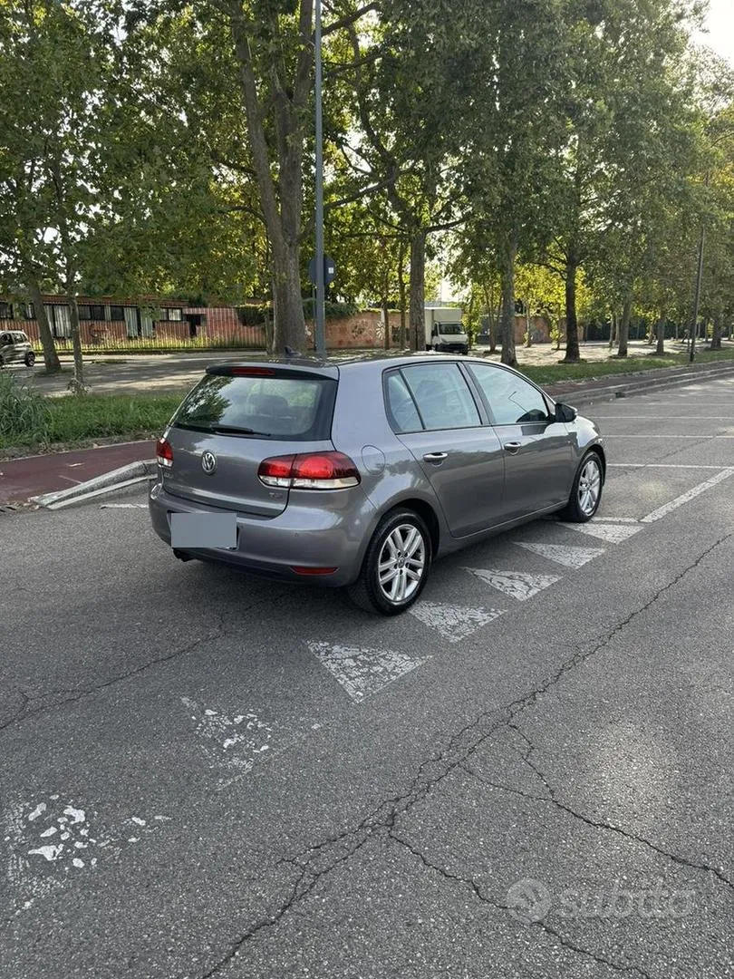 Volkswagen Golf 2010 photo 2