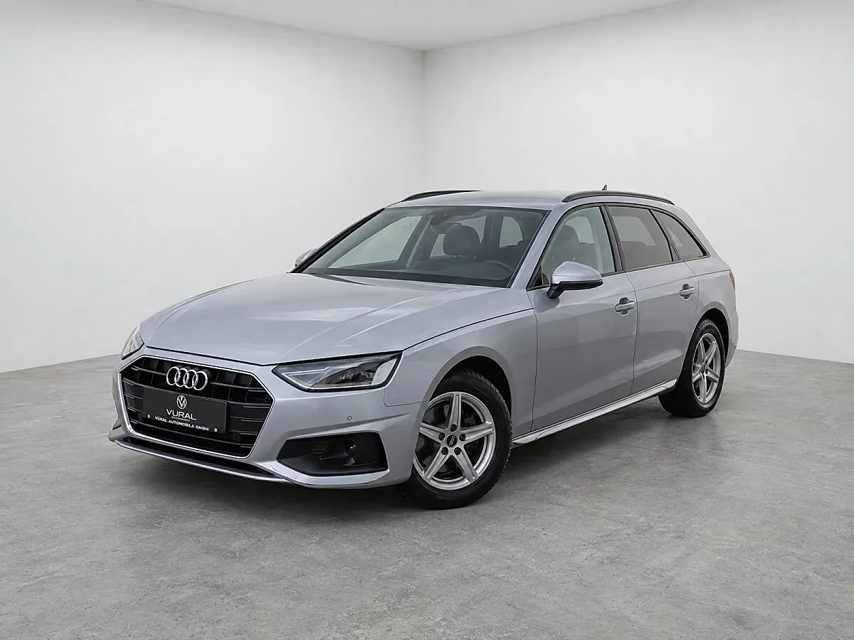 Audi A4 2022 photo 2