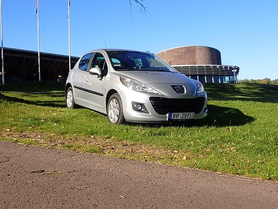 Peugeot 207 2011 photo 2