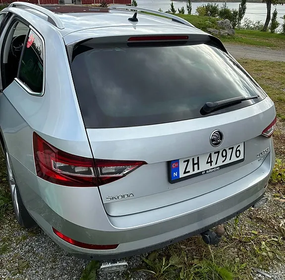 Skoda Superb 2017 photo 2