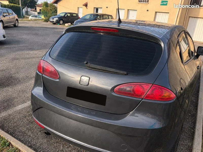 Seat Leon 2008 photo 2