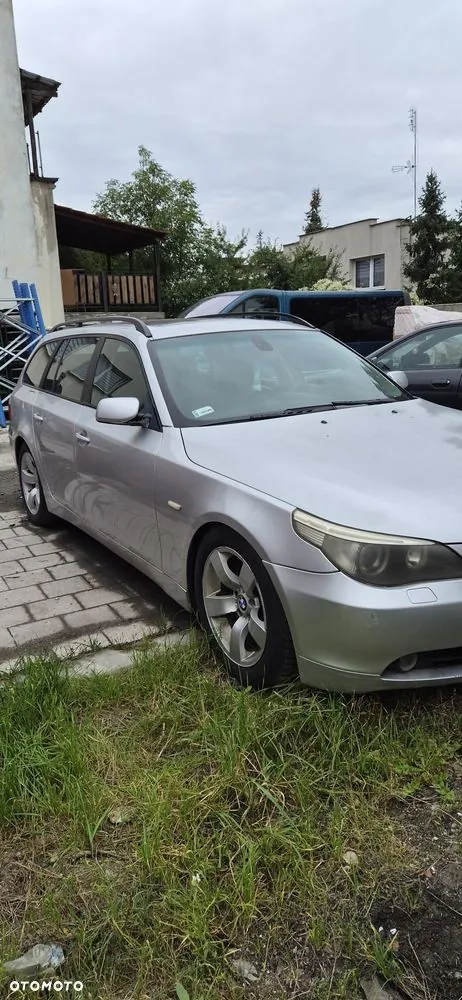 BMW E61 2004 photo 2
