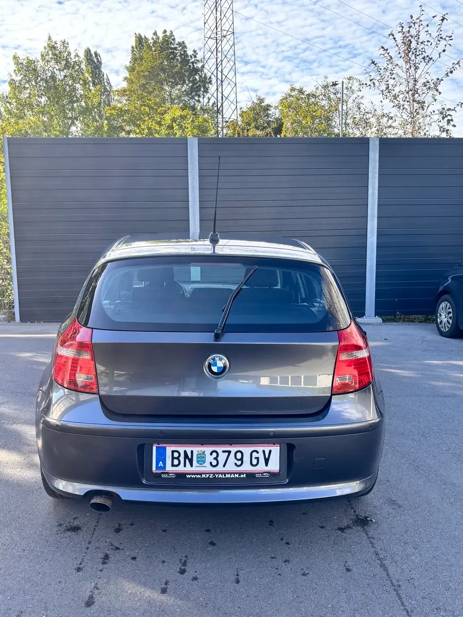 BMW 1 Series 2007 photo 2