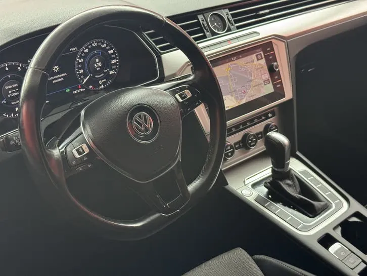 Volkswagen Passat 2018 photo 3