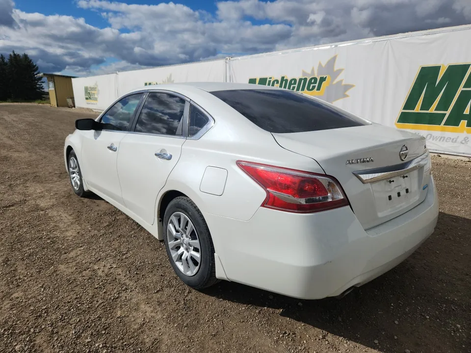 Nissan Altima 2013 photo 3