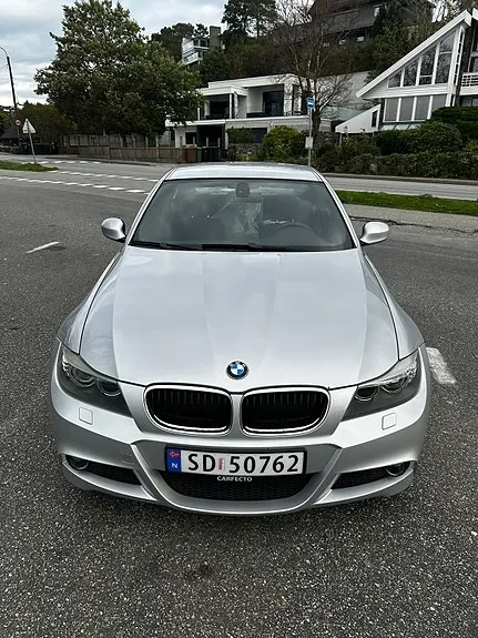 BMW 318D 2010 photo 3