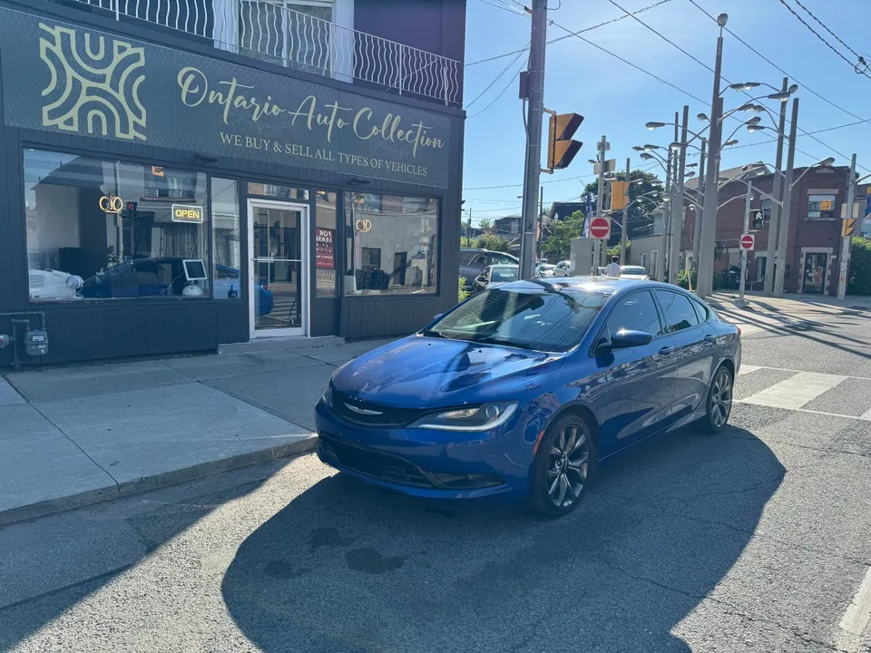Chrysler 200
