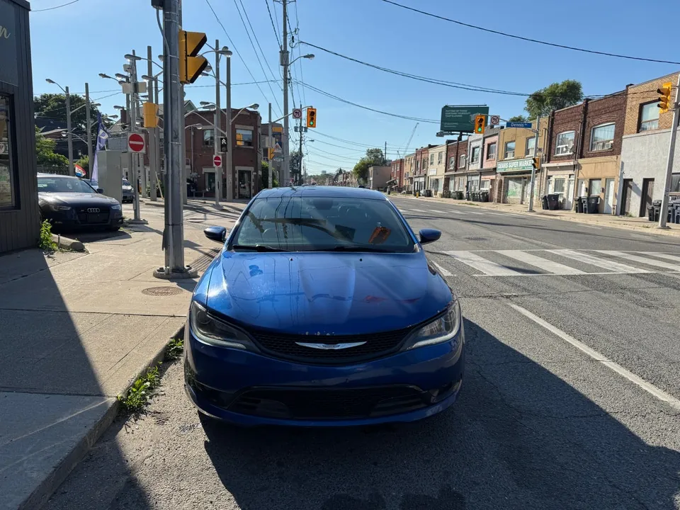 Chrysler 200 2016 photo 2