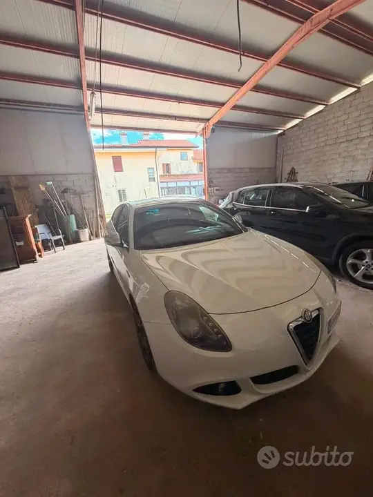 Alfa Romeo Giulietta 2012 photo 5