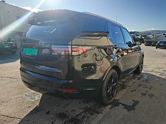 Land Rover Discovery 5 2022 photo 3