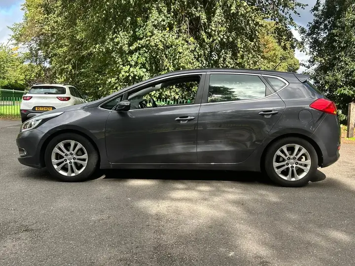 Kia Ceed 2012 photo 4