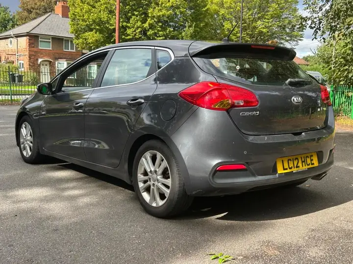 Kia Ceed 2012 photo 5