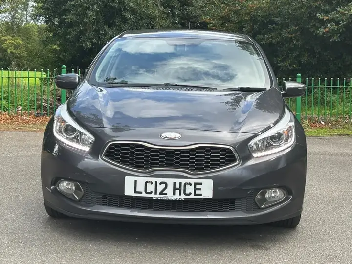 Kia Ceed 2012 photo 2