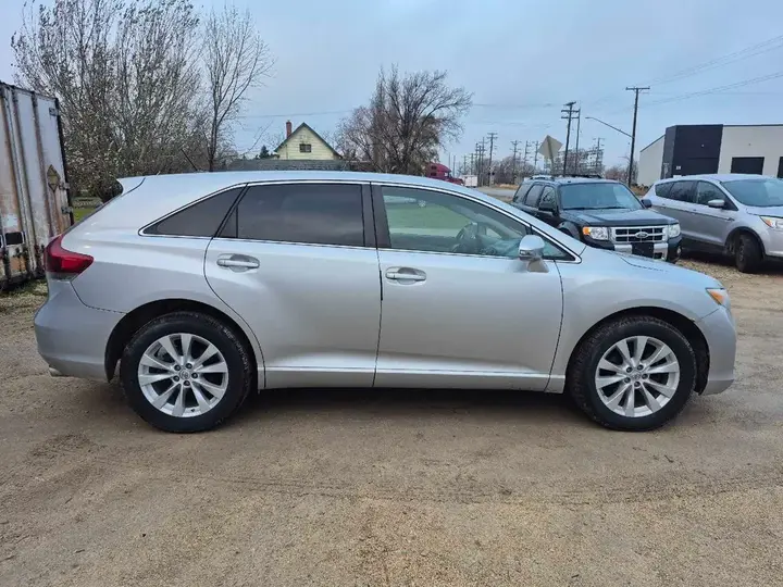 Toyota Venza 2013 photo 4