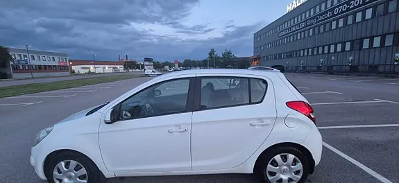 Hyundai I20 2011 photo 3