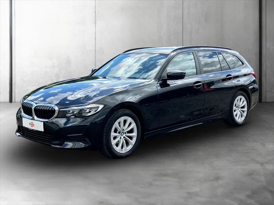 BMW 3 Series 2020 photo 2
