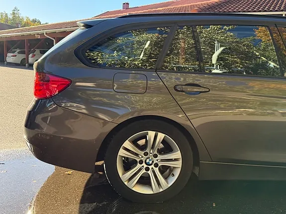 BMW 318D 2013 photo 4