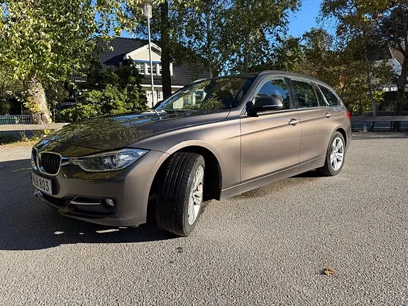 BMW 318D 2013 photo 2