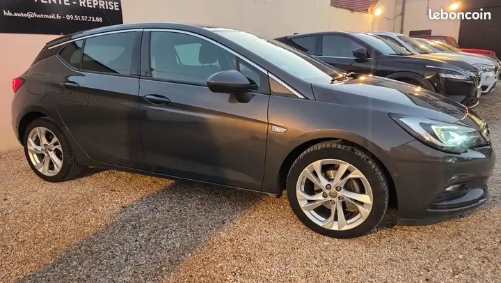 Opel Astra 2017 photo 2