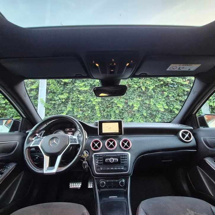 Mercedes-Benz A-Class 2013 photo 2
