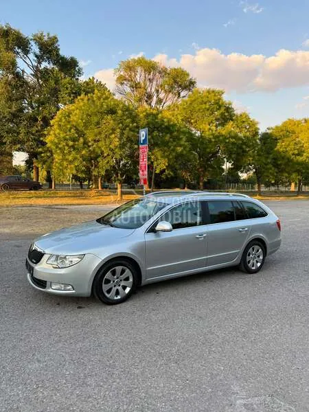 Skoda Superb 2013 photo 4