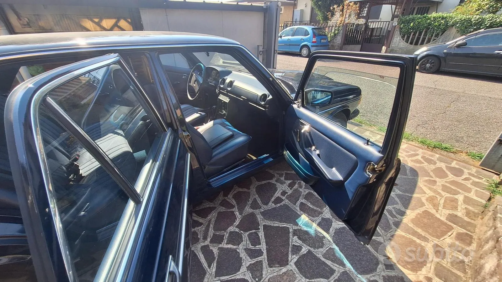 Mercedes-Benz 200 D 1970 photo 4