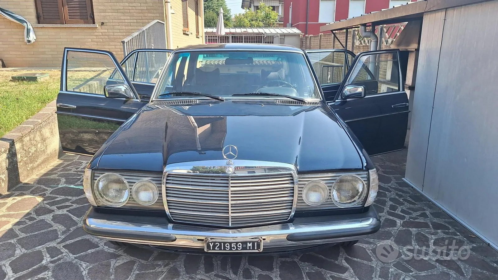 Mercedes-Benz 200 D