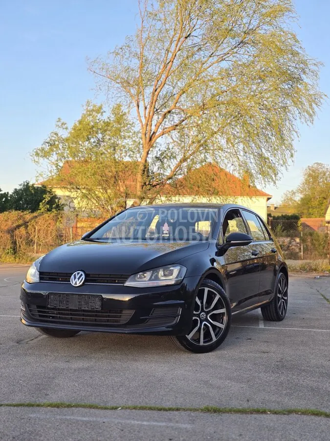Volkswagen Golf 2013 photo 2