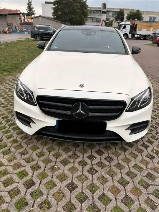 Mercedes-Benz E 220 D