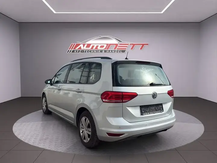 Volkswagen Touran 2019 photo 3