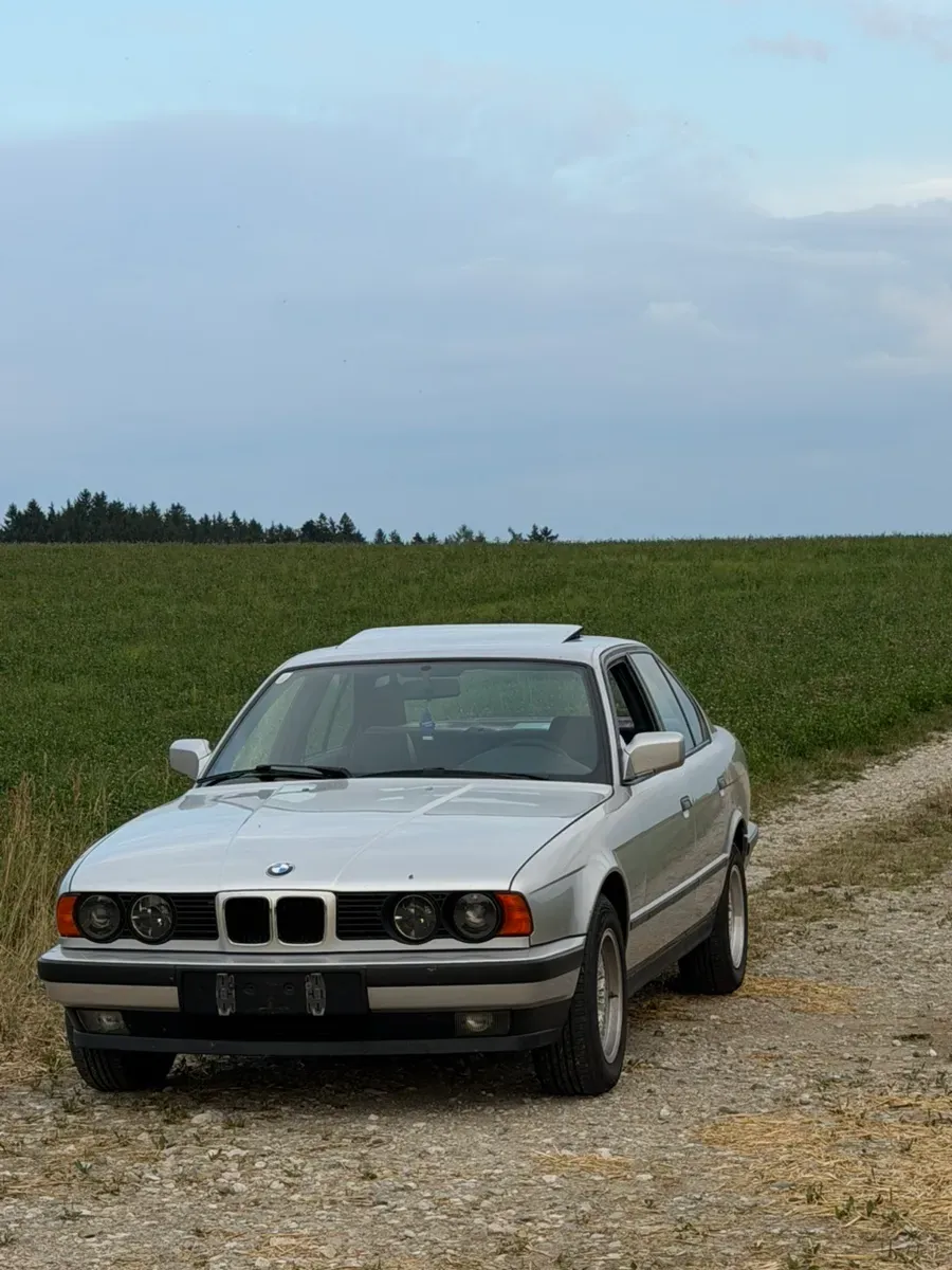 BMW 5 Series 1989 photo 2