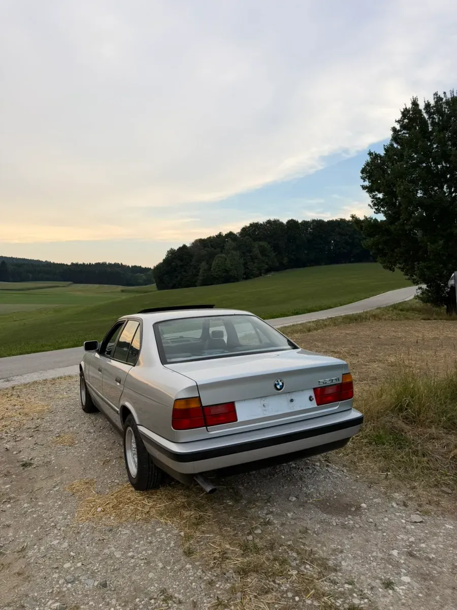 BMW 5 Series 1989 photo 3