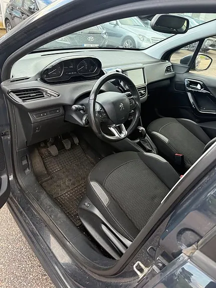 Peugeot 208 2016 photo 4
