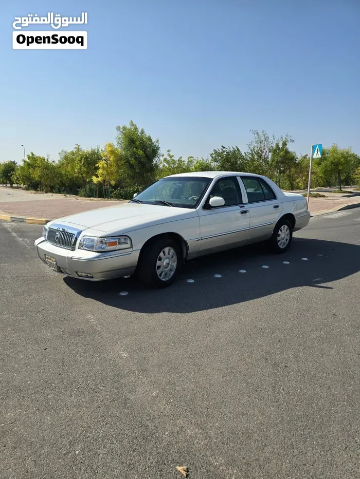 Ford Grand Marquis 2003 photo 2
