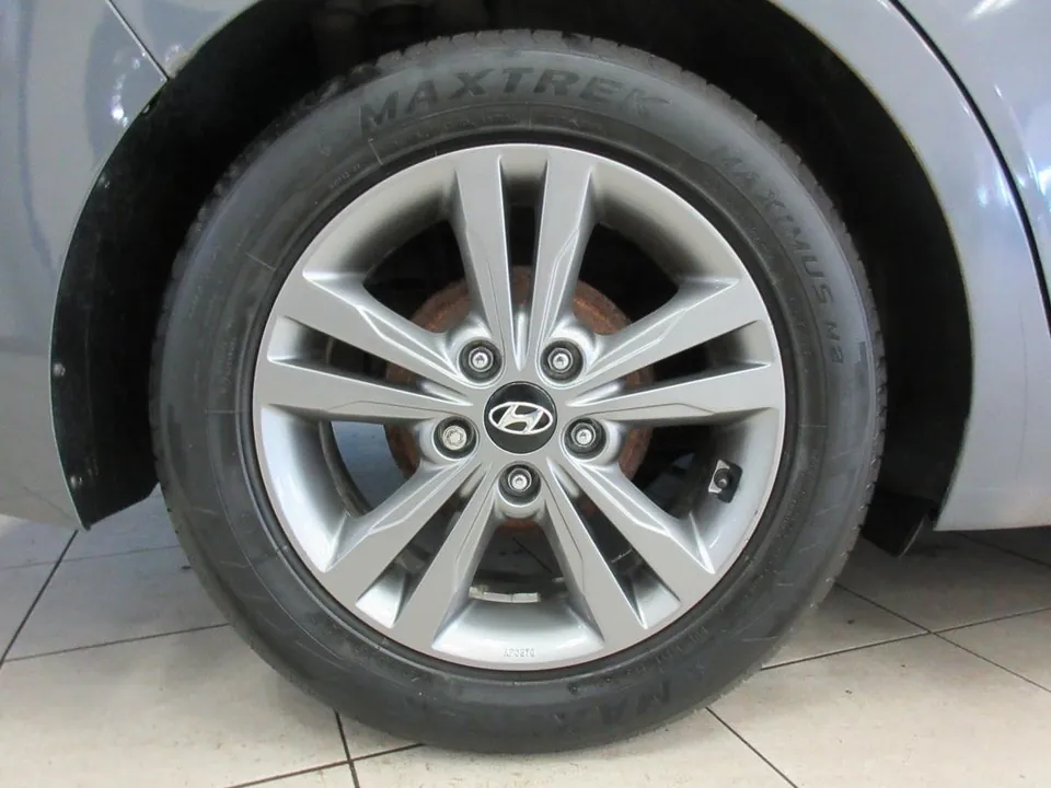 Hyundai Elantra 2018 photo 5