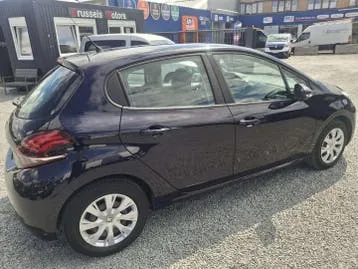 Peugeot 208 2016 photo 2