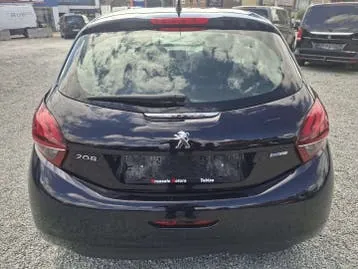 Peugeot 208 2016 photo 3