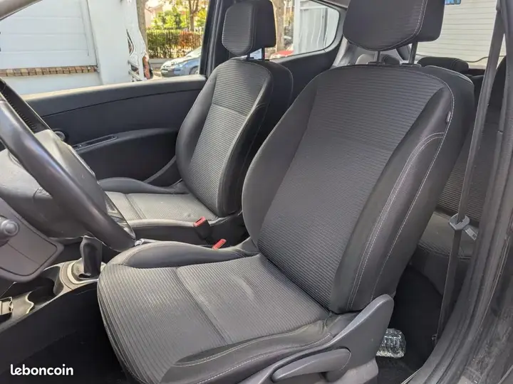 Renault Clio 2012 photo 5